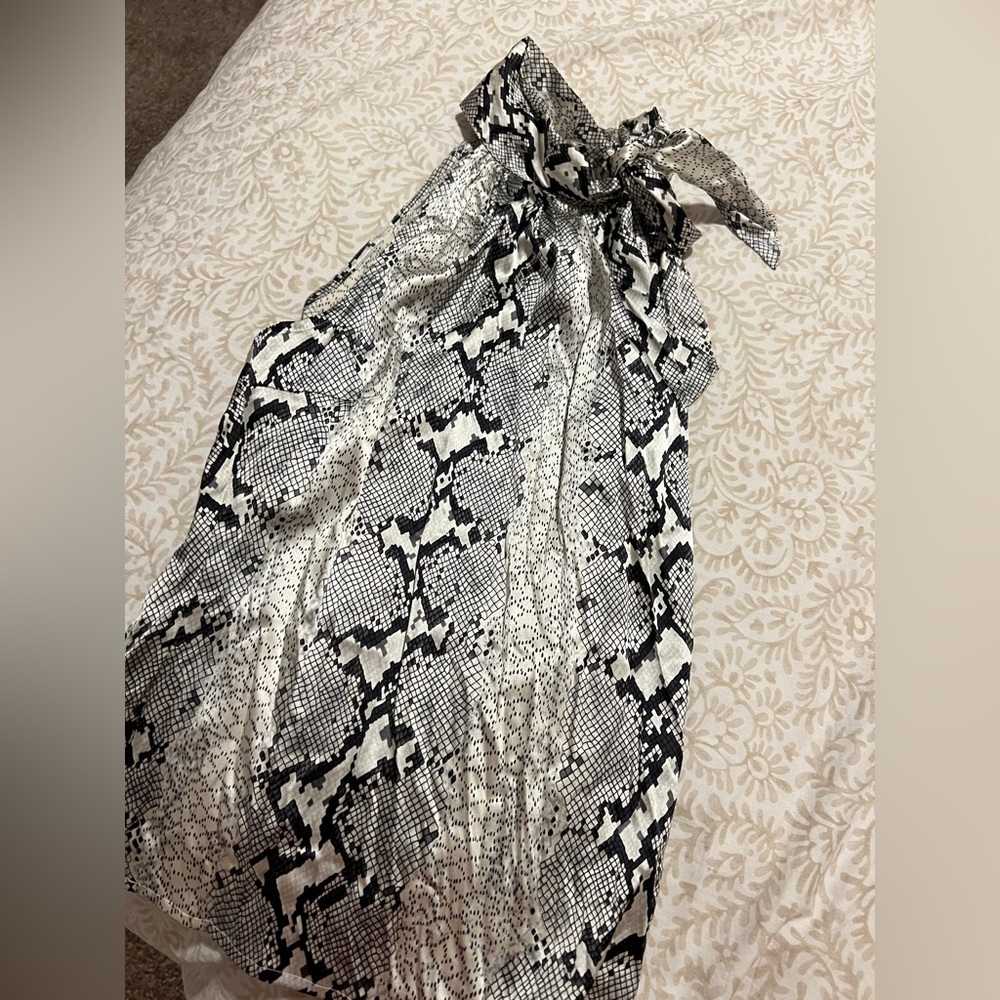Bebe snake skin halter top small
